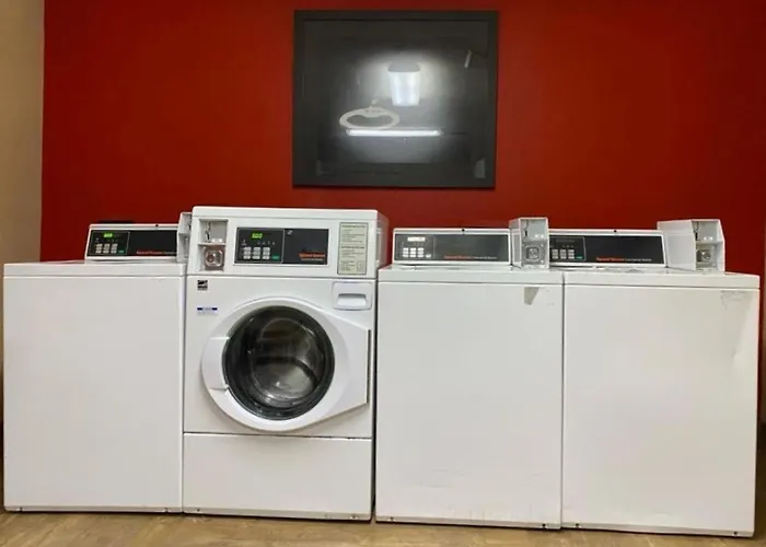 Hotel Suburban Near Hanes Mall