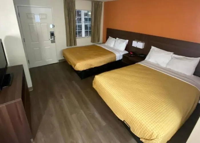 Hotel Suburban Near Hanes Mall