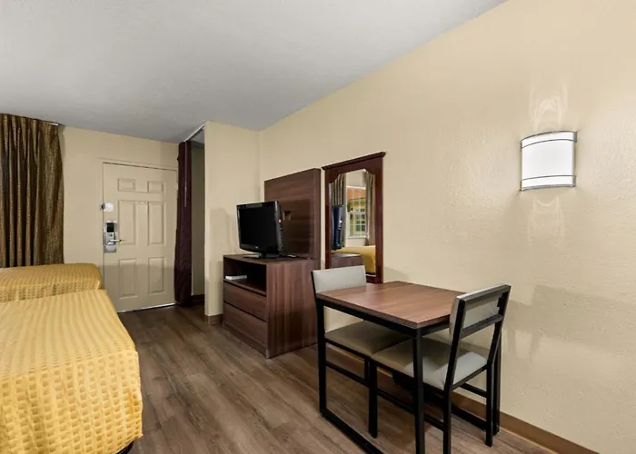 Hotel Suburban Near Hanes Mall