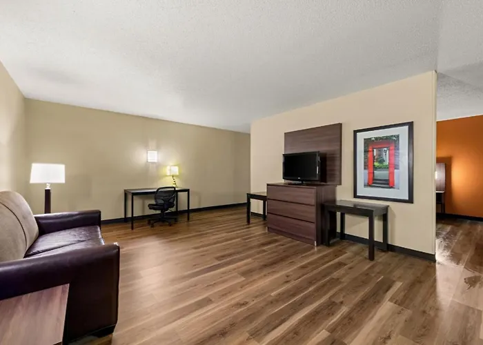 Suburban Near Hanes Mall 4*