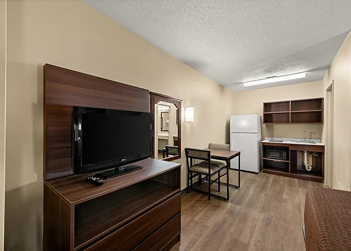 Hotel Suburban Near Hanes Mall 4*
