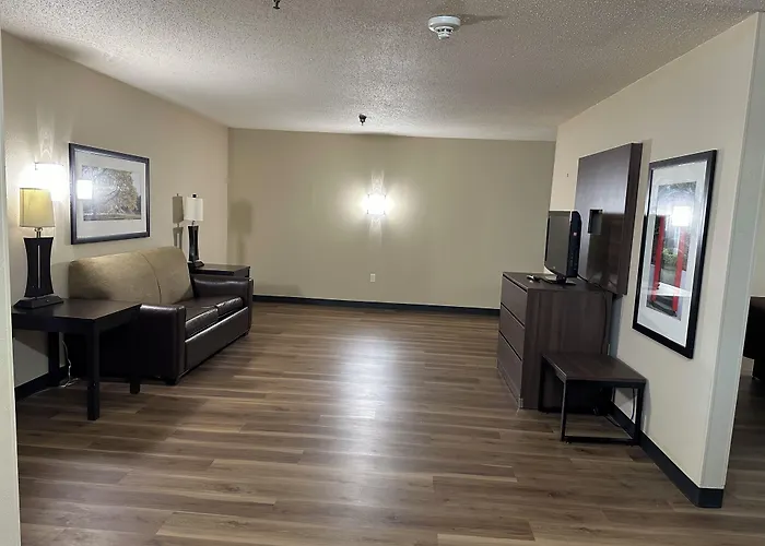 Hotel Suburban Near Hanes Mall Winston-Salem