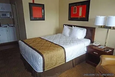 Hotel Suburban Near Hanes Mall